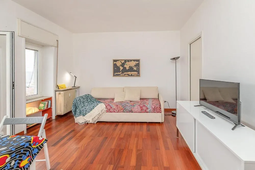 Bright And Quiet Apartment Close To Milan Fair